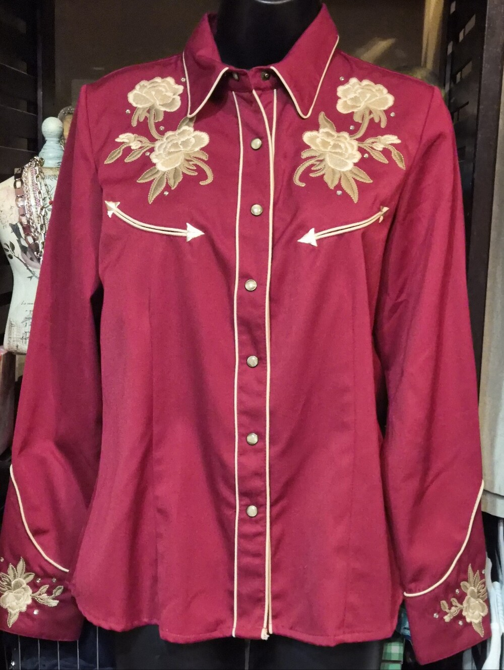 Scully Cranberry Floral Embroidered Rhinestone Western Shirt Size Small - Picture 2 of 9